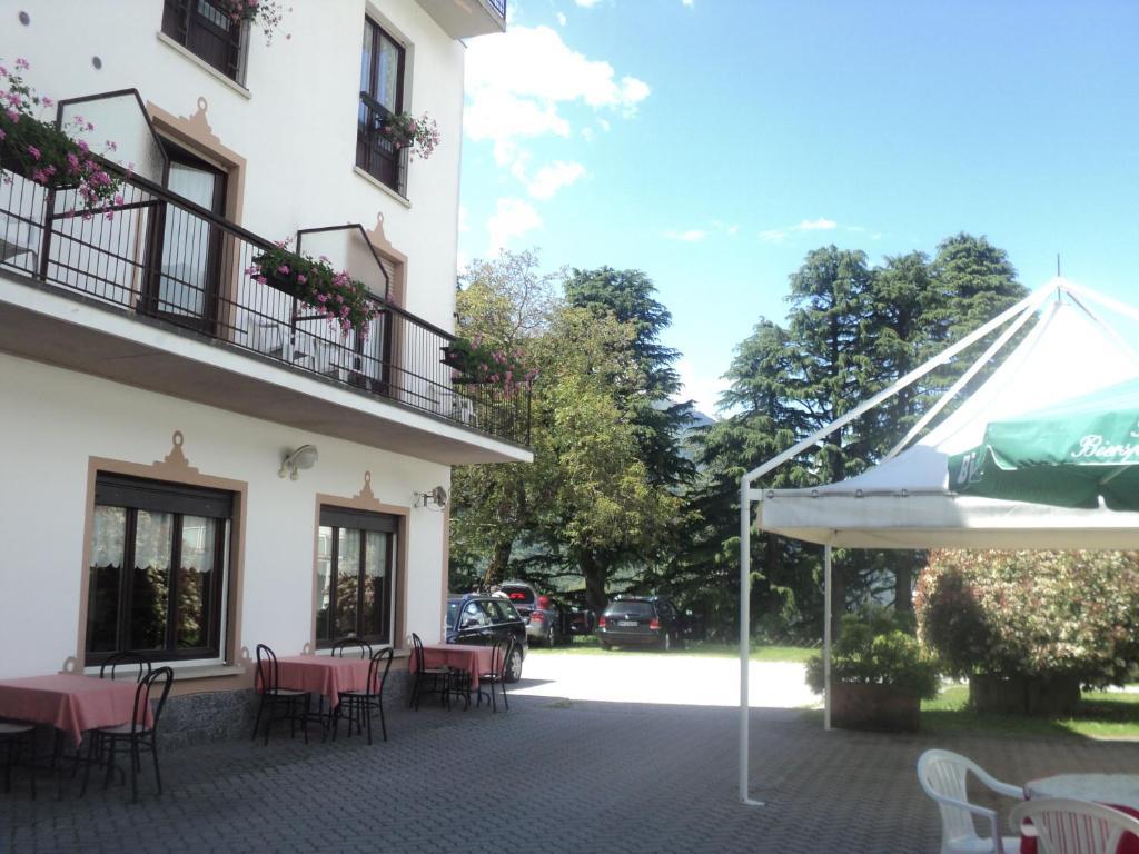Albergo Del Cacciatore Cremeno Dış mekan fotoğraf